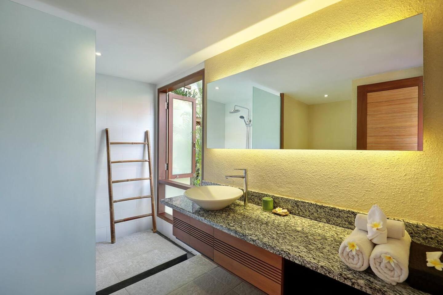 Super Value 4 Bedroom, Walk To Bintang Supermarket 세미냑 외부 사진